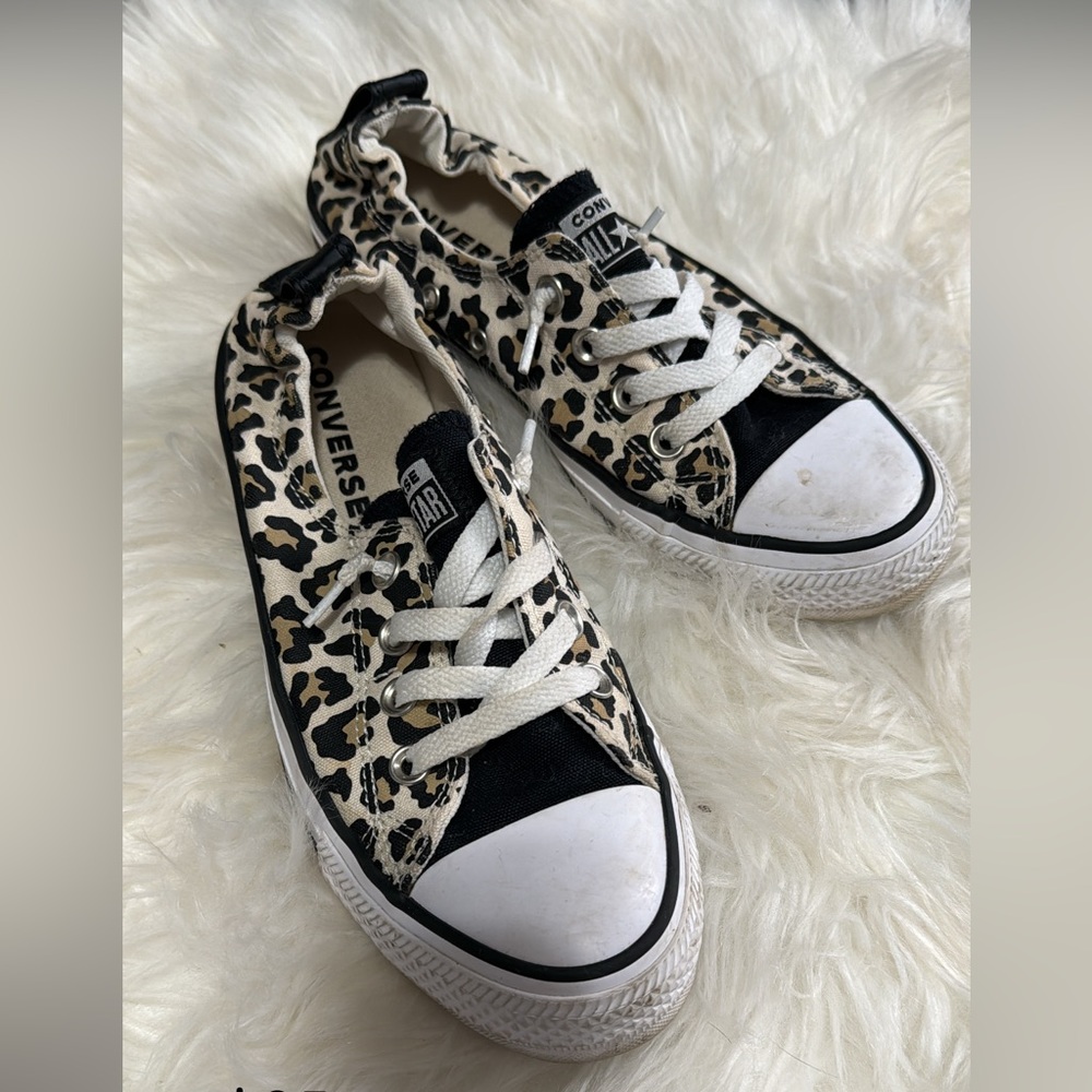 Converse size 8 women’s.
